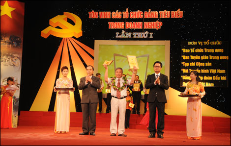 Đảng Bộ c&ocirc;ng ty cổ phần nhựa thiếu Ni&ecirc;n Tiền Phong: x&acirc;y dựng lực lượng kế thừa "Vừa hồng vừa chuy&ecirc;n"